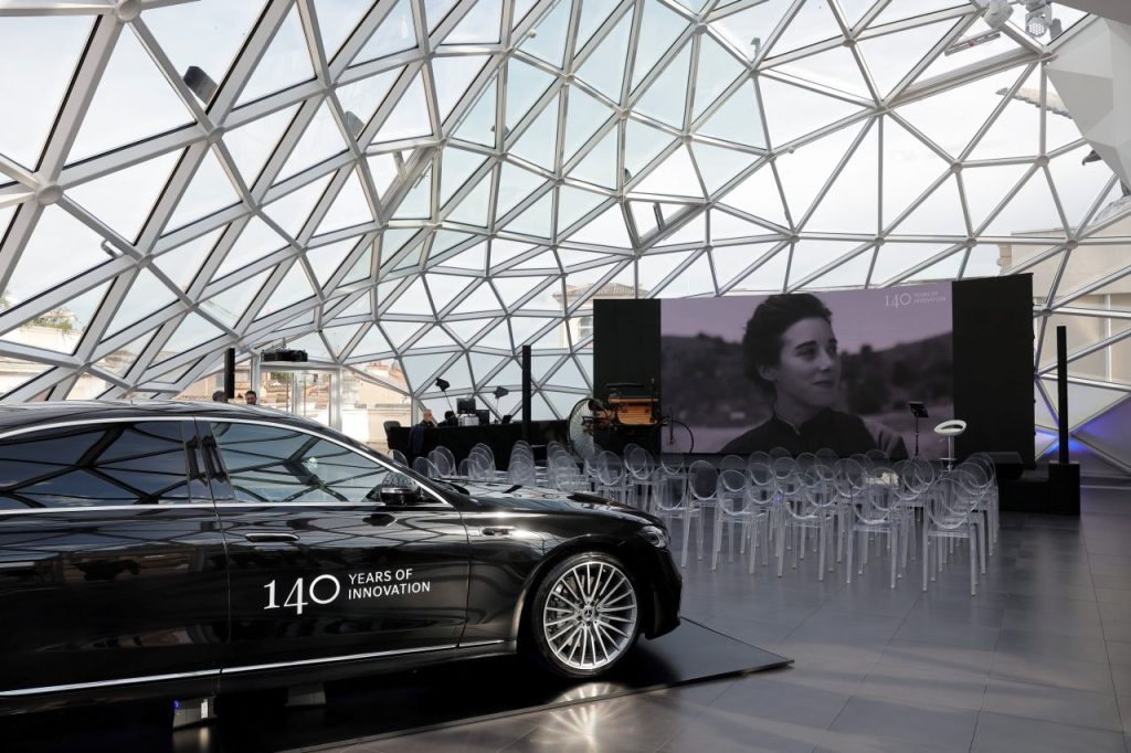 Mercedes Classe S: un debutto straordinario nella splendida Città Eterna.