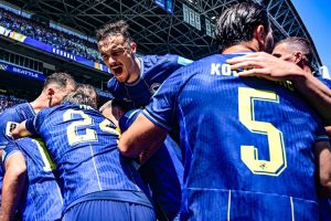 Bosnia vince 3-1 contro il Qatar e alimenta le speranze di avanzare nel Mondiale.