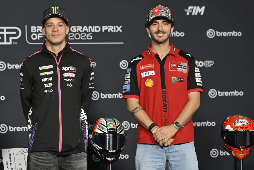 Bagnaia in Aprilia dal 2027: sarà compagno di squadra di Bezzecchi nella MotoGP.