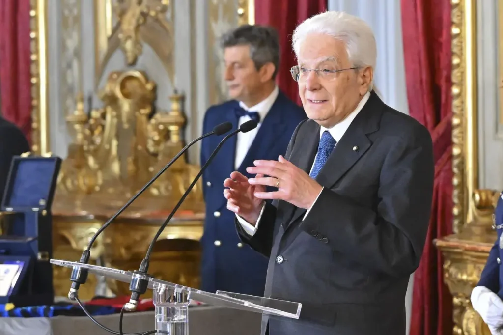 Mattarella: Necessario un impegno collettivo per combattere le droghe in Italia.
