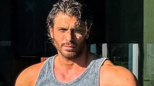 Can Yaman svela la sua lussuosa villa a Madrid: guarda il video esclusivo!