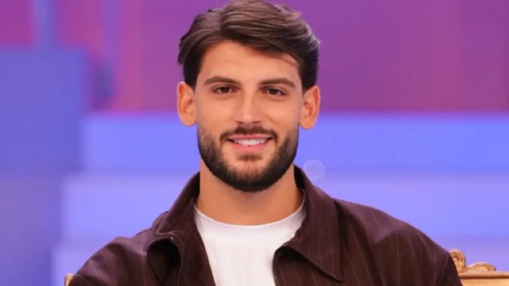 Uomini e Donne: la zia di Ciro Solimeno rivela, “Tanti sono invidiosi di lui.”