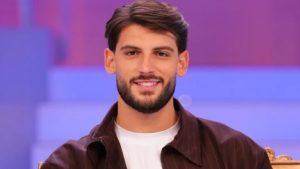 Uomini e Donne: la zia di Ciro Solimeno rivela, “Tanti sono invidiosi di lui.”