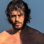 Can Yaman protagonista al Taormina Film Festival, dove riceverà un prestigioso premio.