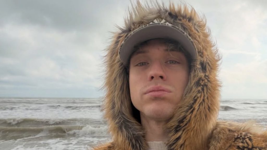 Irama rivela: “Achille Lauro mi ha dato consigli. I nostri rapporti sono ottimi.”