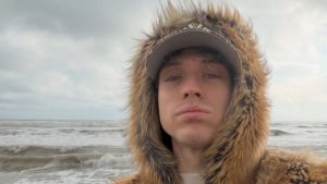 Irama rivela: “Achille Lauro mi ha dato consigli. I nostri rapporti sono ottimi.”