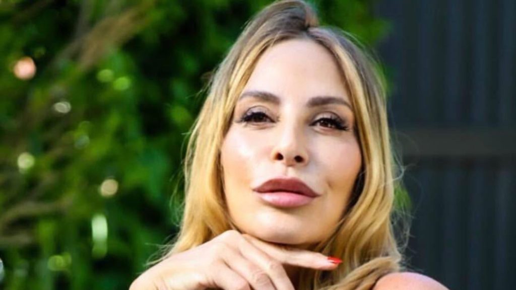 Stefania Orlando ricorda la separazione da Simone Gianlorenzi: “Il mondo mi è crollato addosso”.