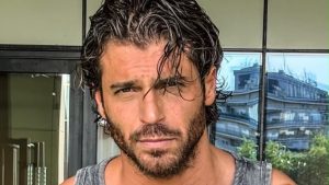 Can Yaman protagonista al Social World Film Festival di Vico Equense, un evento imperdibile.