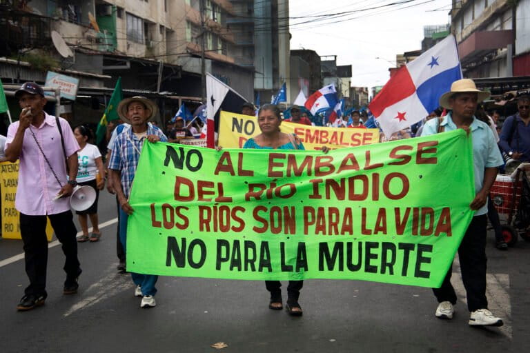 Contadini di Rio Indio contro il progetto di riserva del Canale di Panama e lo sfratto.