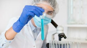 Vaccino innovativo progettato con intelligenza artificiale: efficace contro coronavirus e virus animali.