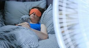 Notti tropicali a 28 gradi: segreti per un sonno ristoratore e frescante.
