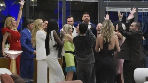 Adriana Volpe annuncia: oggi tutti tornano nella Casa del Grande Fratello