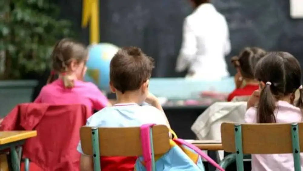 Il futuro della scuola: lezioni tradizionali, personalizzazione dell’apprendimento e intelligenza artificiale.