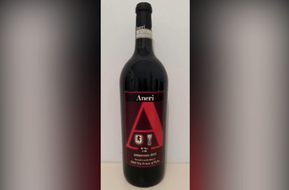 Aston Villa omaggia il principe William con una magnum di Amarone Aneri personalizzata.