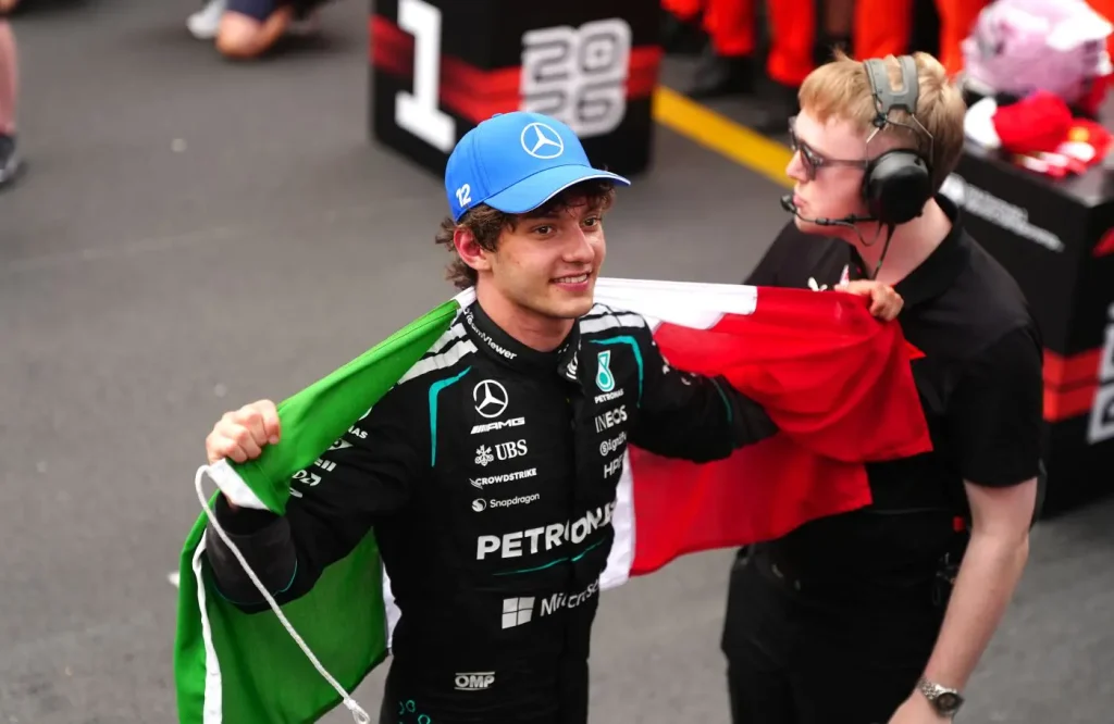 Antonelli trionfa al GP di Monaco: quinta vittoria consecutiva, Hamilton al secondo posto.