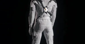 NASA indosserà long johns high-tech firmati Prada durante la missione sulla Luna.