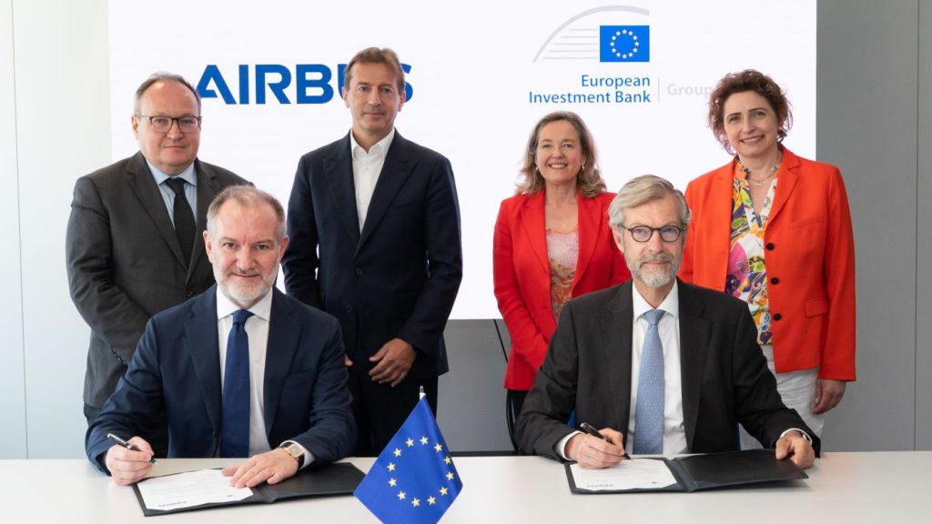 BEI finanzia Airbus con 3 miliardi per innovazione e sviluppo tecnologico avanzato.