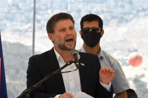 Francia vieta ingresso a Smotrich e 21 coloni, Israele: “Misure vergognose e ingiuste”
