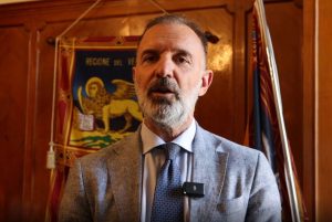 Bando da 10 milioni per rafforzare i distretti commerciali e i centri urbani.