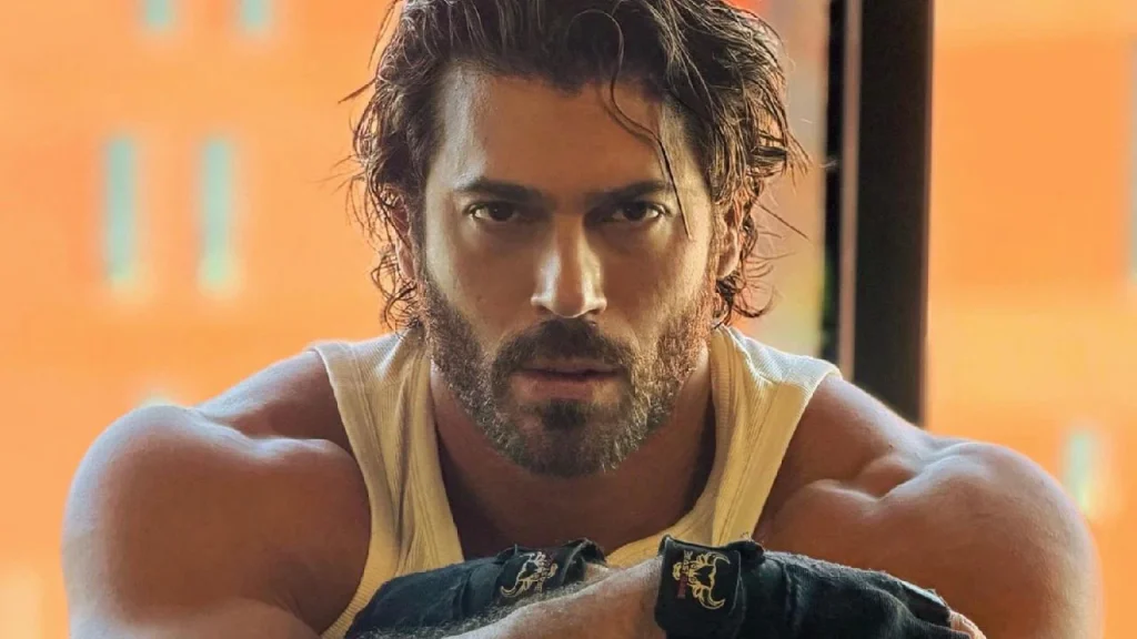 Can Yaman confessa un difetto: vorrebbe cambiare i suoi piedi