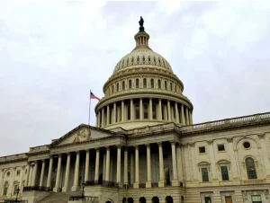 Senato USA approva 70 miliardi per ICE e Border Patrol amid tensioni politiche e “fondo Trump”.