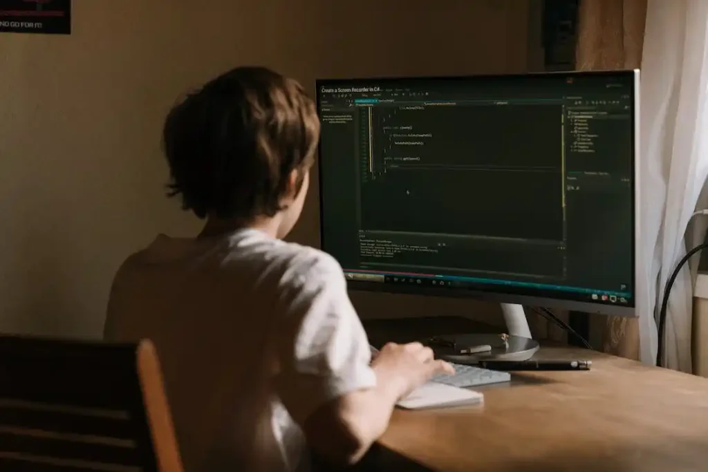 Oltre il Coding: Innovazione e Inclusione nelle Tecnologie Educative per un Futuro Sostenibile