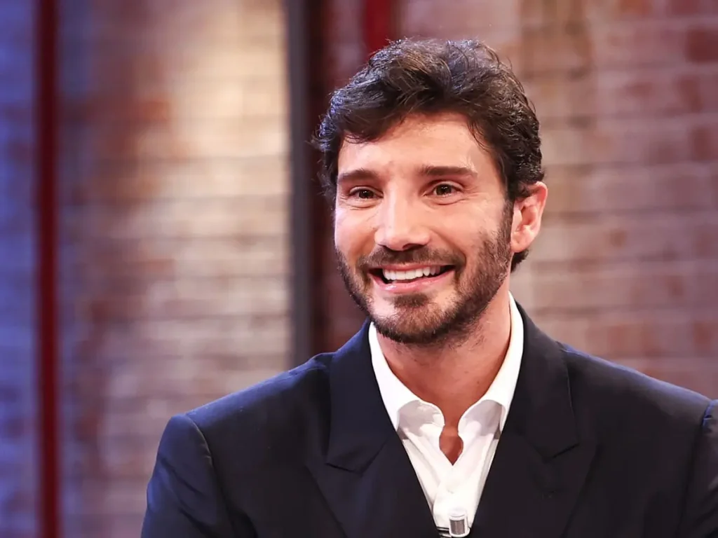 Stefano De Martino svela date ufficiali di Sanremo 2027: dal 16 al 20 febbraio