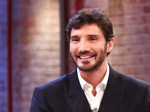 Stefano De Martino svela date ufficiali di Sanremo 2027: dal 16 al 20 febbraio