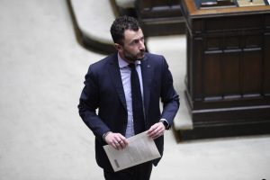 Patente sospesa per un anno a Emanuele Pozzolo: incidente e test etilometro positivo.