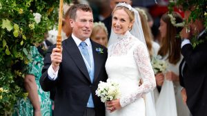 Il matrimonio di Peter Phillips e Harriet Sperling ha reso omaggio commovente alla Regina Elisabetta.