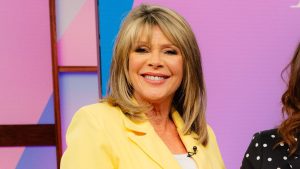 Ravviva il tuo stile con un suit colorato ispirato a Ruth Langsford.
