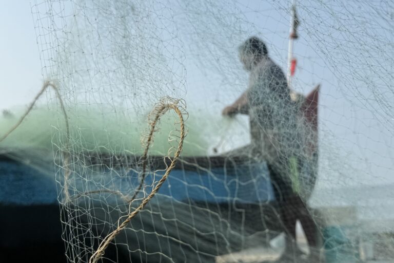 I pescatori indiani affrontano il problema dell’attrezzatura fantasma locale.