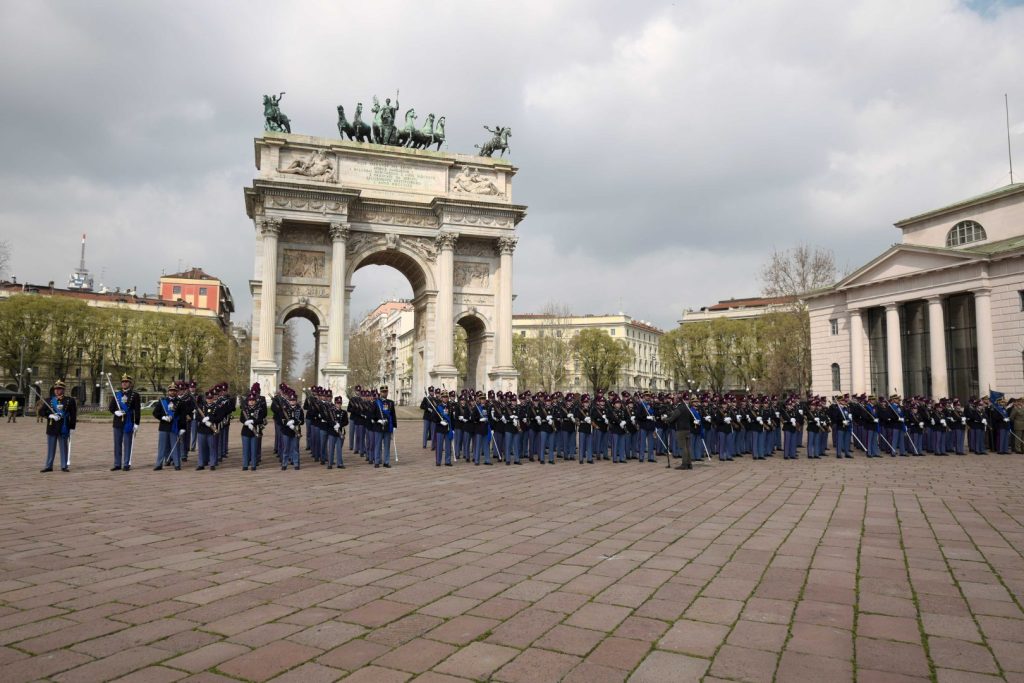 Arrestato professore della scuola militare Teuliè per abusi sessuali: scandalo scuote Milano.