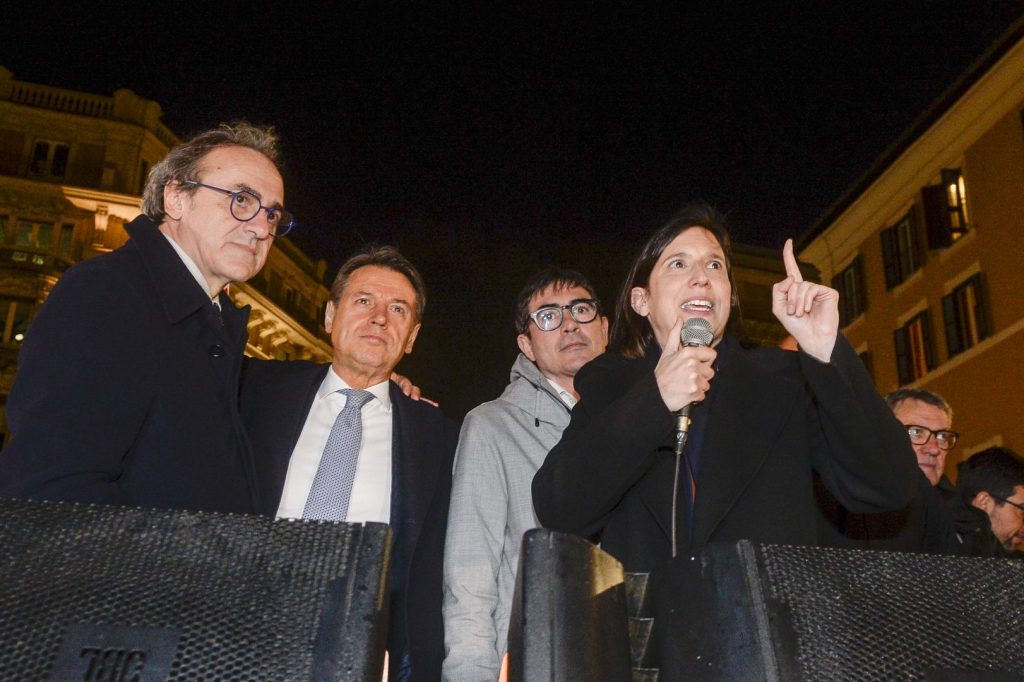 Centro-sinistra: “Il Governo si preoccupa solo di salvaguardare i propri interessi”
