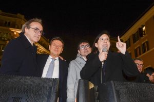 Centro-sinistra: “Il Governo si preoccupa solo di salvaguardare i propri interessi”