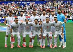 Iran lascia messaggio nello spogliatoio dopo il pareggio col Belgio: “Grazie Los Angeles, viva la pace”.