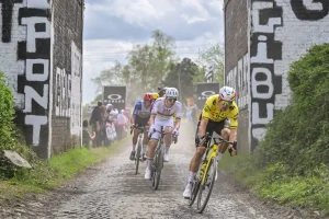 Wout van Aert rinuncia al Tour de France per infortunio al gomito.