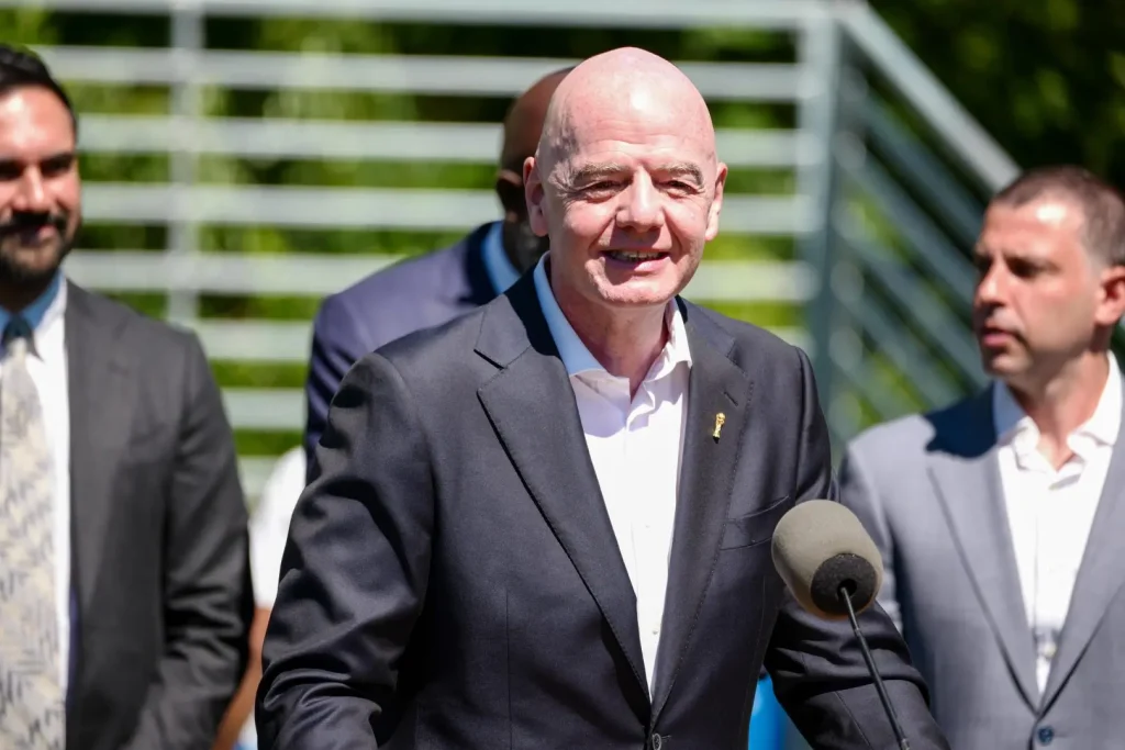 Infantino: “Nessuna favorita, gioia per l’Iran prima dei Mondiali”