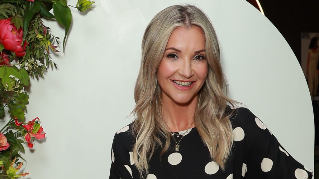 Helen Skelton sorprende con un’inaspettata combinazione di colori gelato che conquista!