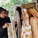 Donne unite in Java: salvare i gibboni con tessuti ispirati alla foresta.