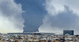 Iran lancia missili su Kuwait e Bahrain, Usa abbattere droni diretti a Hormuz.