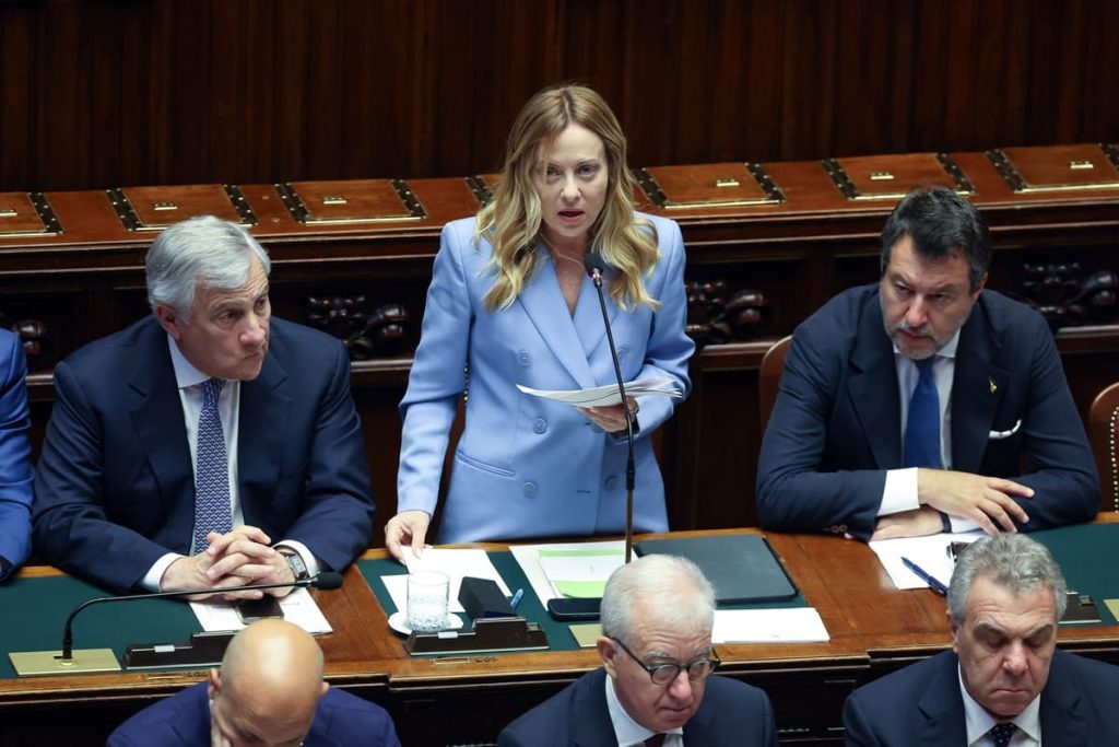 Meloni: Sostegno totale a Kiev, l’Ue deve avere un dialogo forte con la Russia.