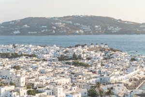 Tragedia a Mykonos: italiana di 38 anni muore in incidente durante addio al nubilato.