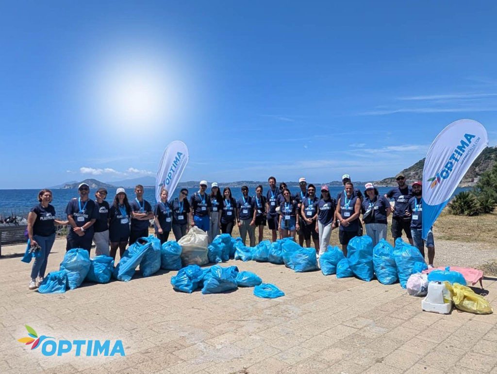 Optima Italia promuove Plastic Free a Bagnoli per celebrare la Giornata Mondiale dell’Ambiente.