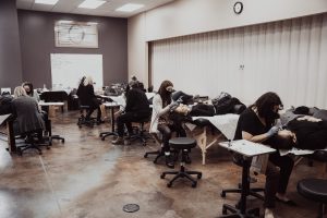 Corso di microblading nello Utah: costi, durata e iscrizione dettagliata.