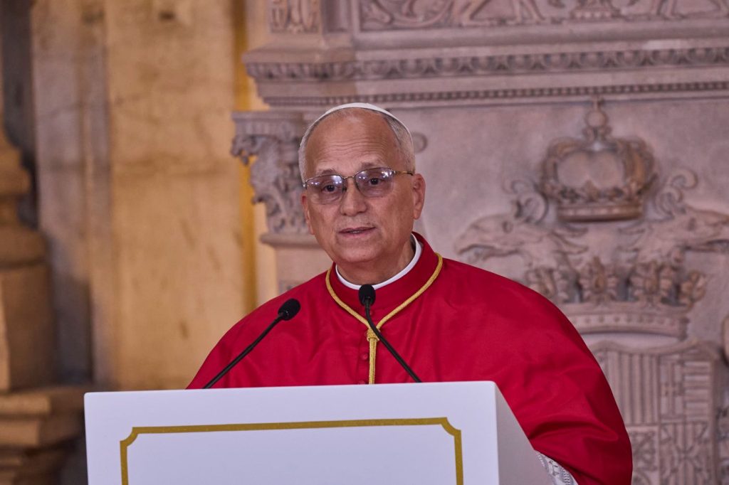 Papa a Madrid: “Siate scintilla di umanità di fronte a guerra e indifferenza”.