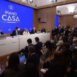 Piano Casa: Modifiche che incentivano la partecipazione degli operatori privati nel settore edilizio.