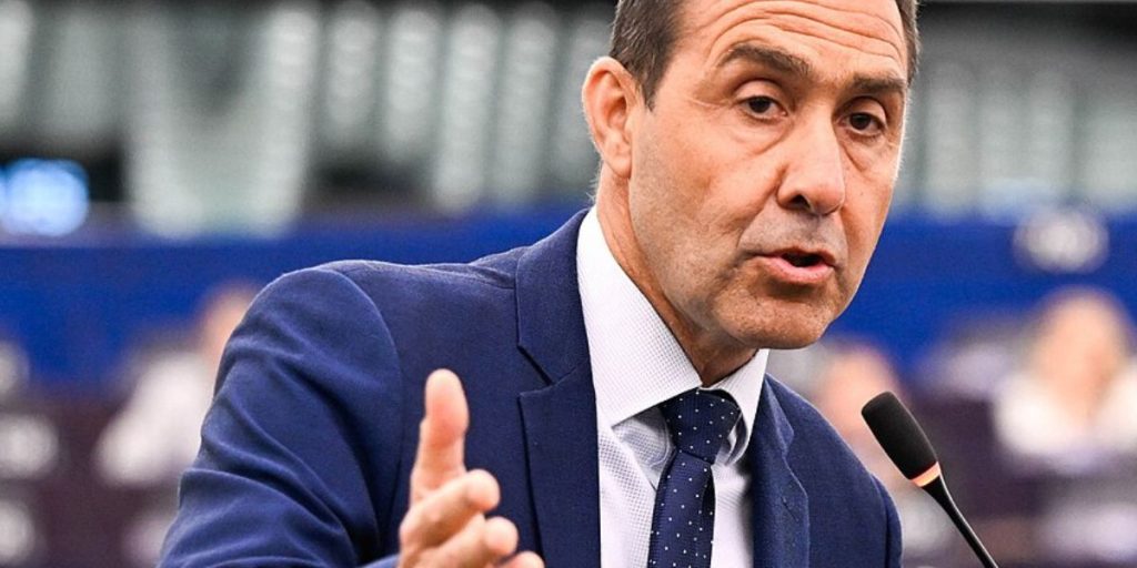 Vannacci: La controversa affermazione sul femminicidio scuote il dibattito pubblico.