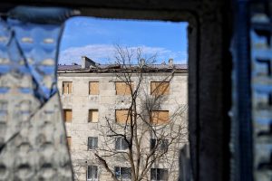 Conflitto Ucraina-Russia: attacco a raffineria petrolifera mentre droni russi colpiscono Chernomorsk.