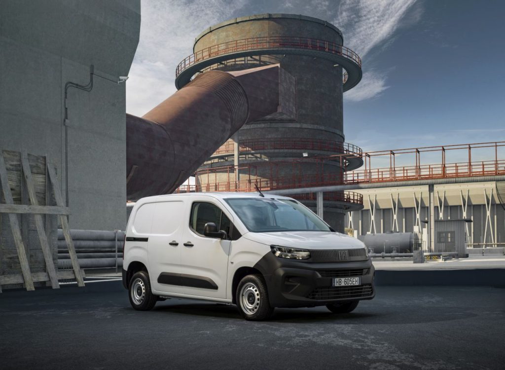 Stellantis Pro One lancia la nuova generazione di Smart Compact Van innovativo e versatile.